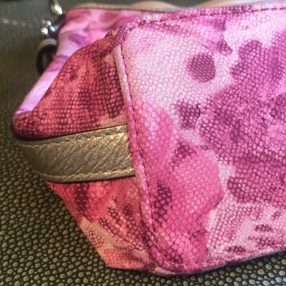 Coach Tote With Coin Purse - Pink roses - Picture 6 of 13